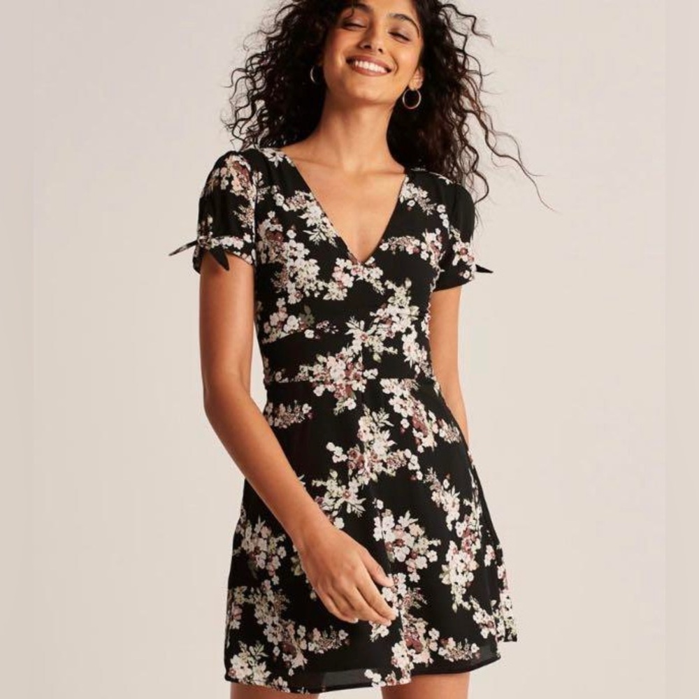 Abercrombie tie sleeve black floral mini dress